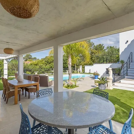 A Louer, 6 Pieces - Saint-raphael 83700 Villa *