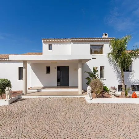 Villa A Louer, 6 Pieces - Saint-raphael 83700 Saint-Raphael (Var)